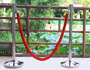 Köteles kordonoszlop